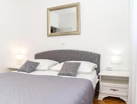 Doris Apartment