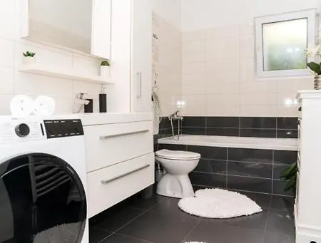 Doris Apartment *