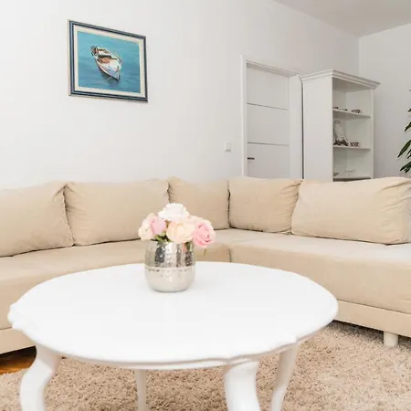 Doris Apartment *
