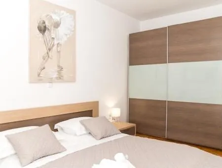 Doris شقة زادار