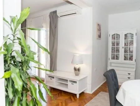 Apartment Doris *