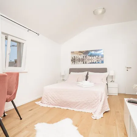 Doris Apartman Zára
